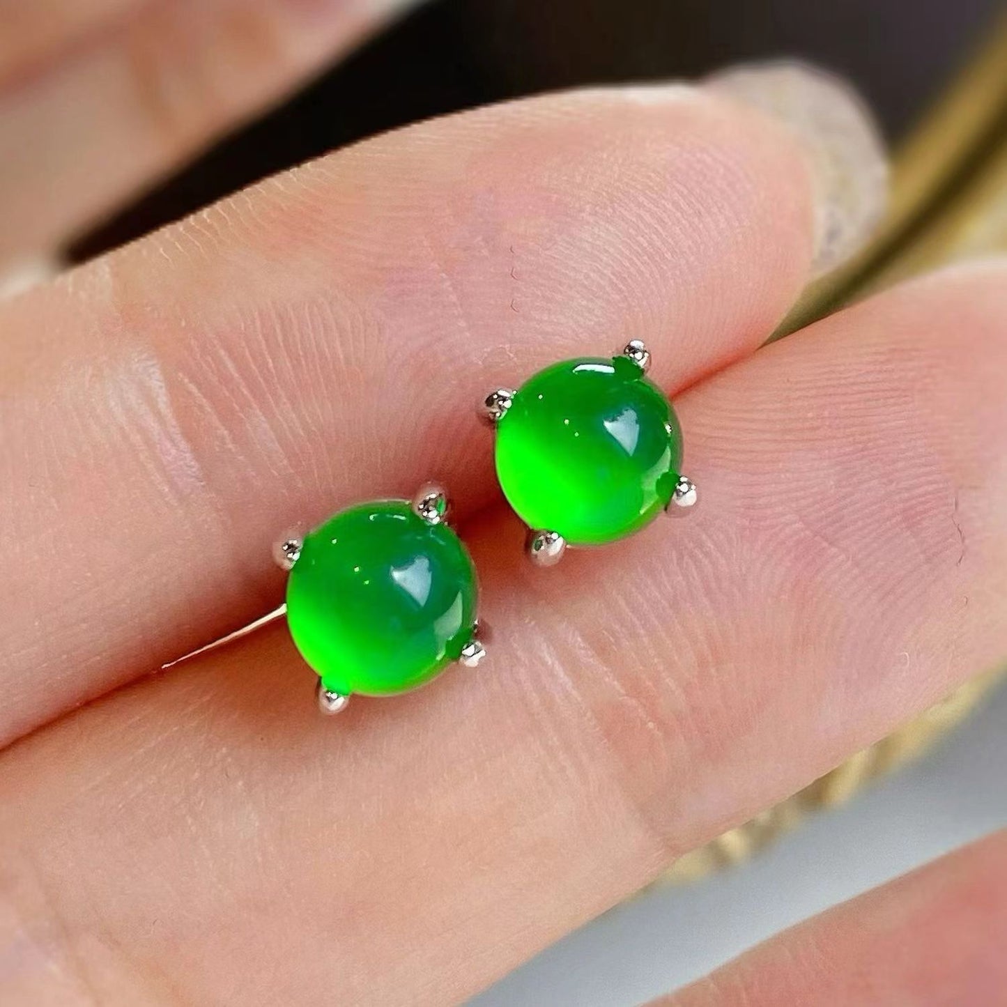 Fashion Egg Noodle Design Ear Studs