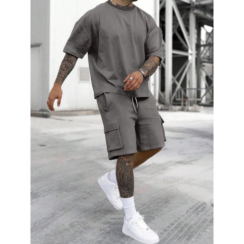 T-shirt cargo pants sports outfit for men