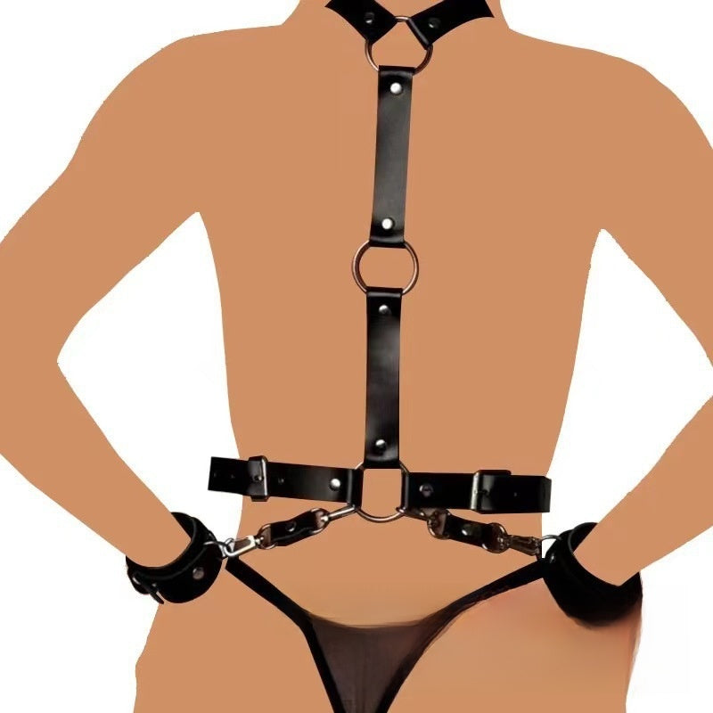 Adjustable Heart-Shaped PU Leather Collar