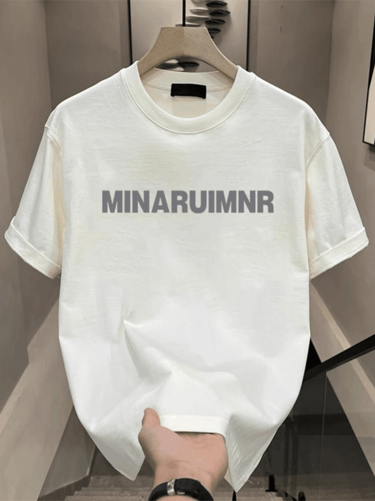 Round-neck high-end men's short-sleeved shirt