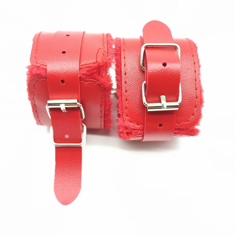 Adjustable Heart-Shaped PU Leather Collar