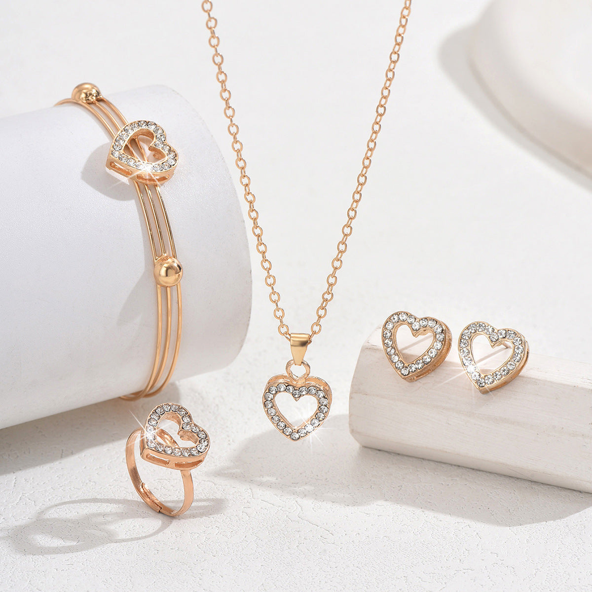 Love-themed jewelry set
