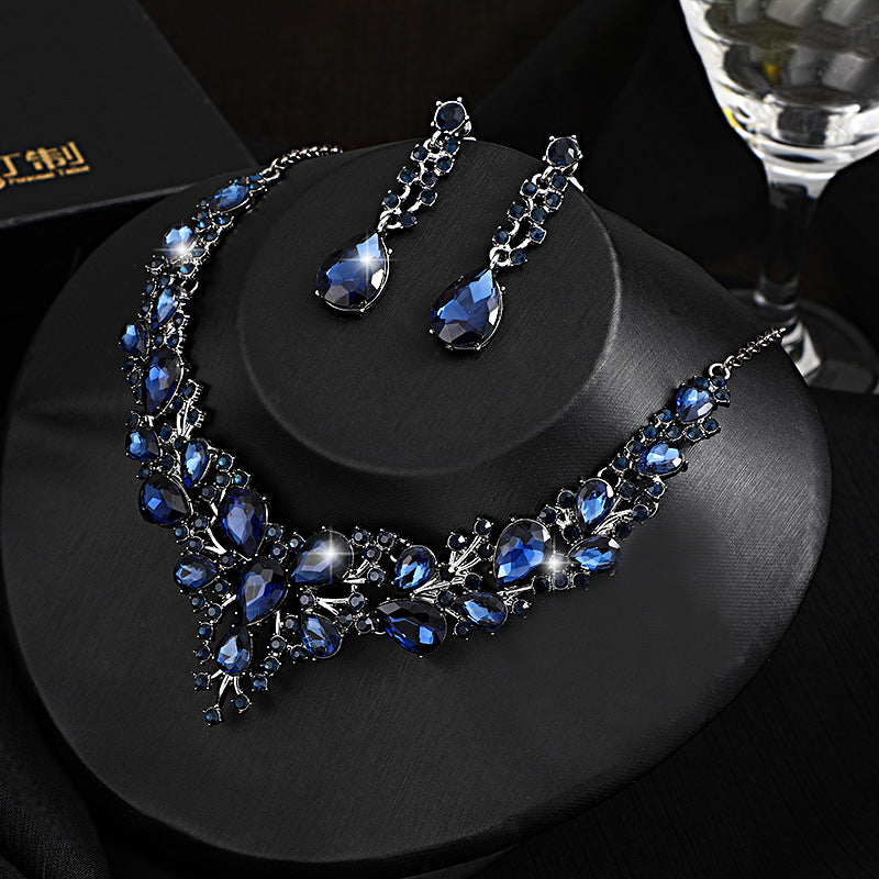 Evening dress accessories
