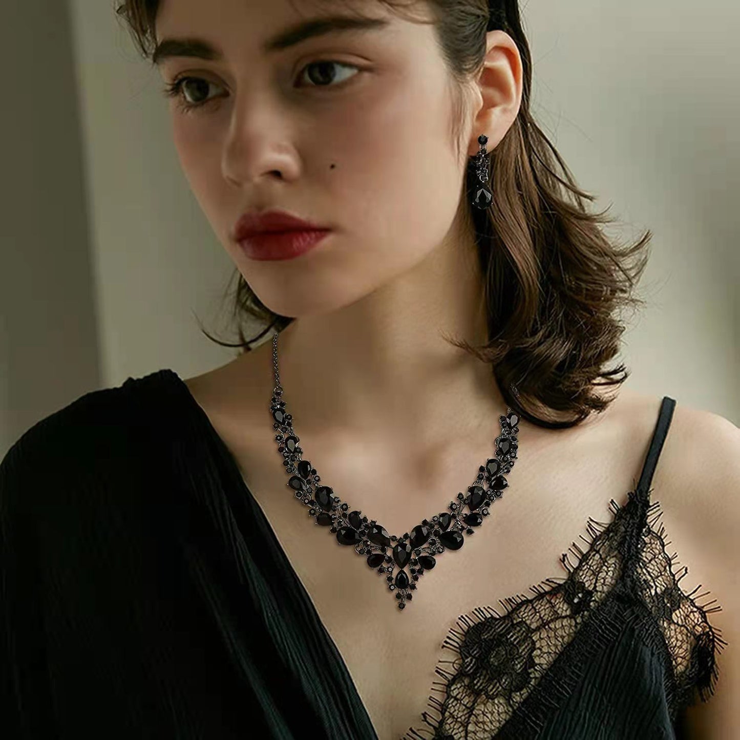 Evening dress accessories