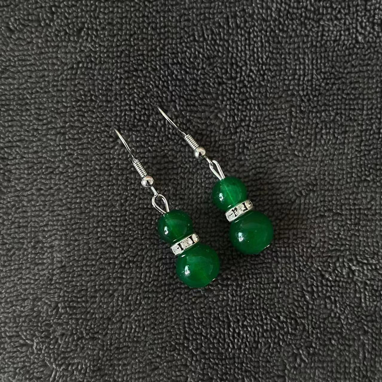 Imitation emerald necklace