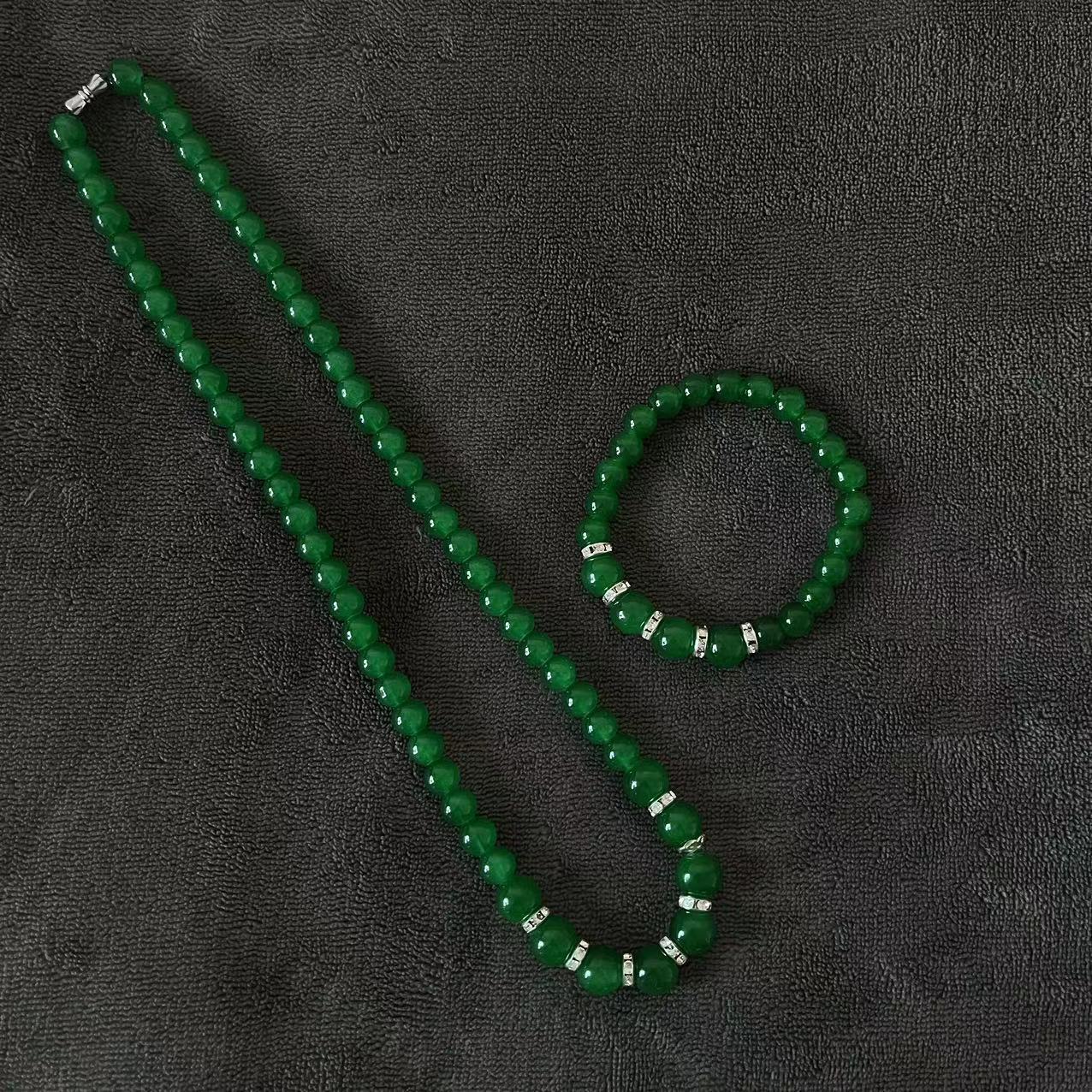 Imitation emerald necklace