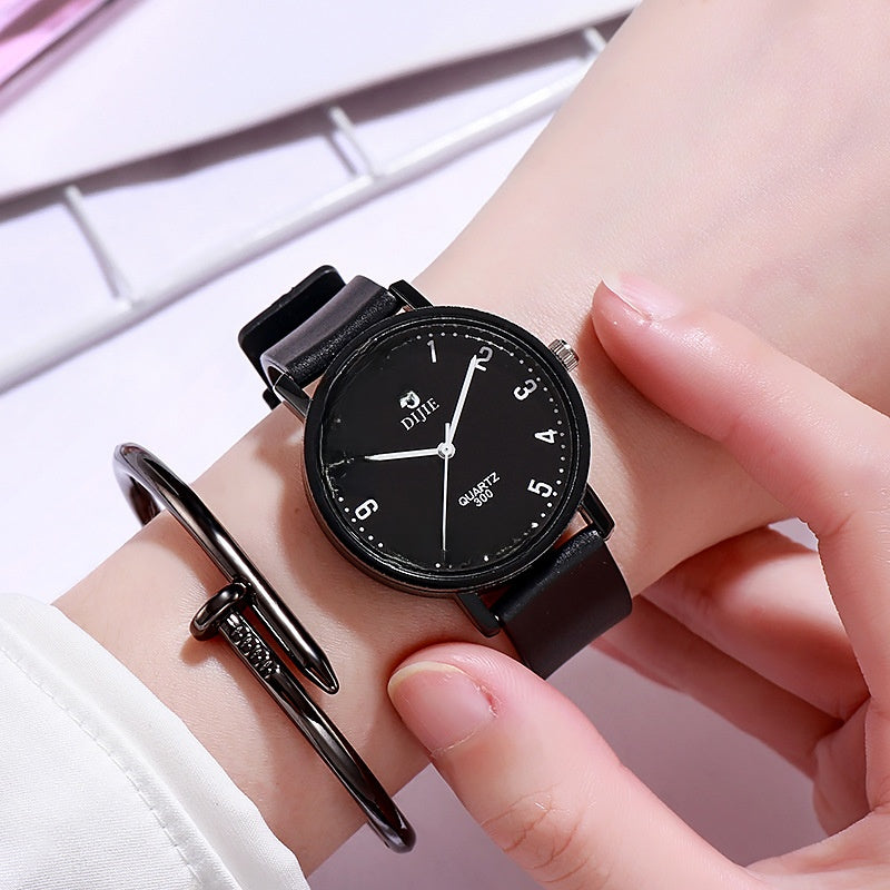 Minimalist Fashion Quartz Watch for Women and Men