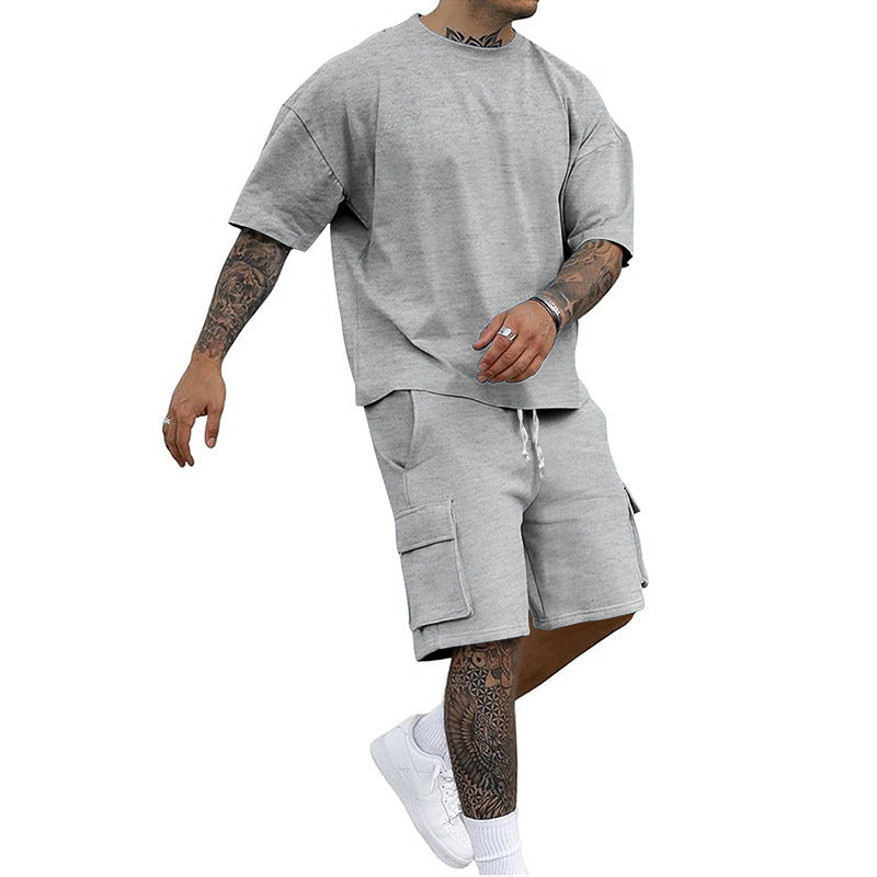 T-shirt cargo pants sports outfit for men