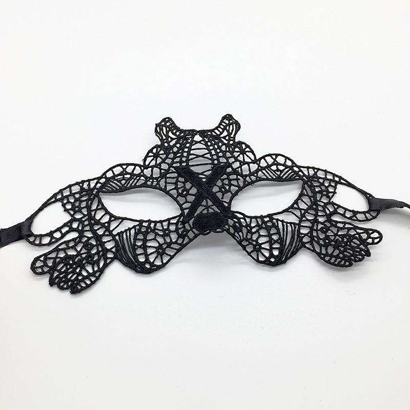 Styling Halloween masquerade