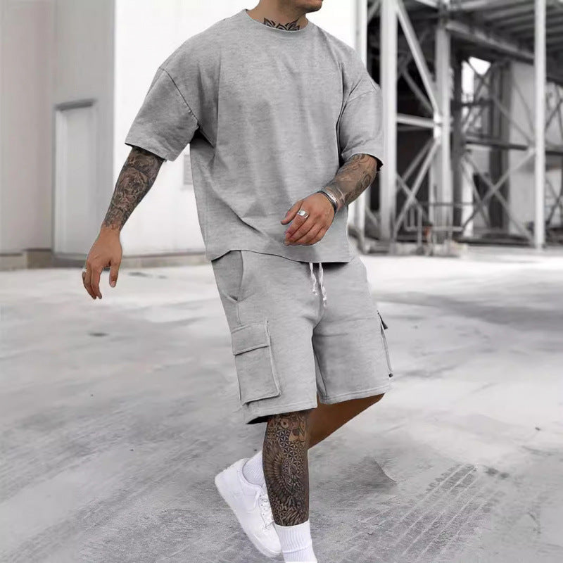 T-shirt cargo pants sports outfit for men