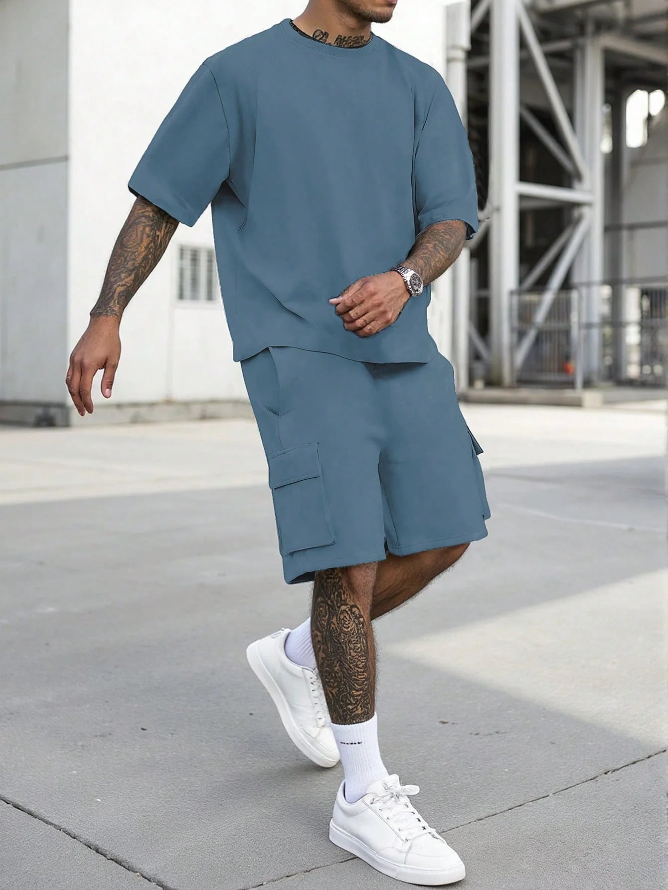 T-shirt cargo pants sports outfit for men