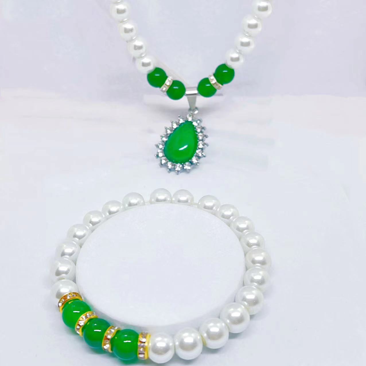 imitation pearl necklace